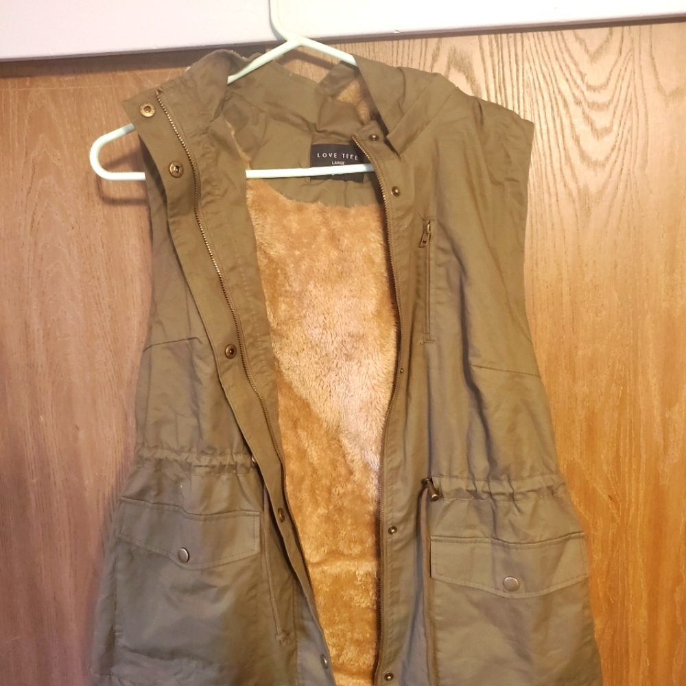 Love Tree Army green vest